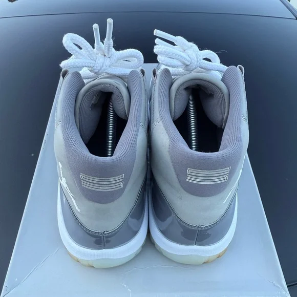 Jordan 11 Retro: Cool Grey - Picture 2 of 6